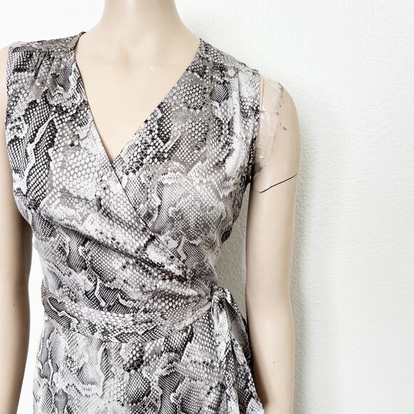 [White House Black Market] Gray Snake Print Hi-Low Satin Wrap Midi Dress Size 4 - Picture 5 of 8